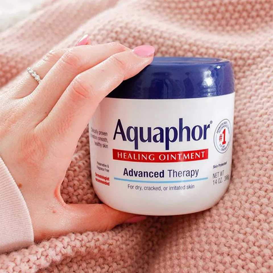 Aquaphor vs. Vaseline - Differences & Which is Better to Use?