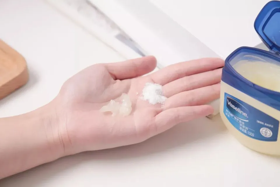 Can I Mix Toothpaste And Vaseline On Face - Does It Work?